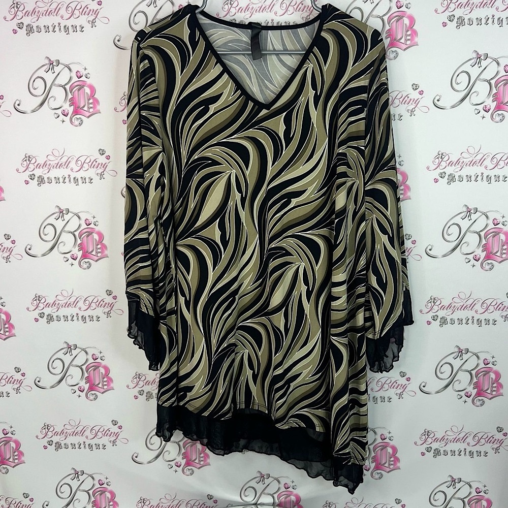 Long sleeve asymmetrical fairy hem Elegant Black and Cream Women's Top ruffles